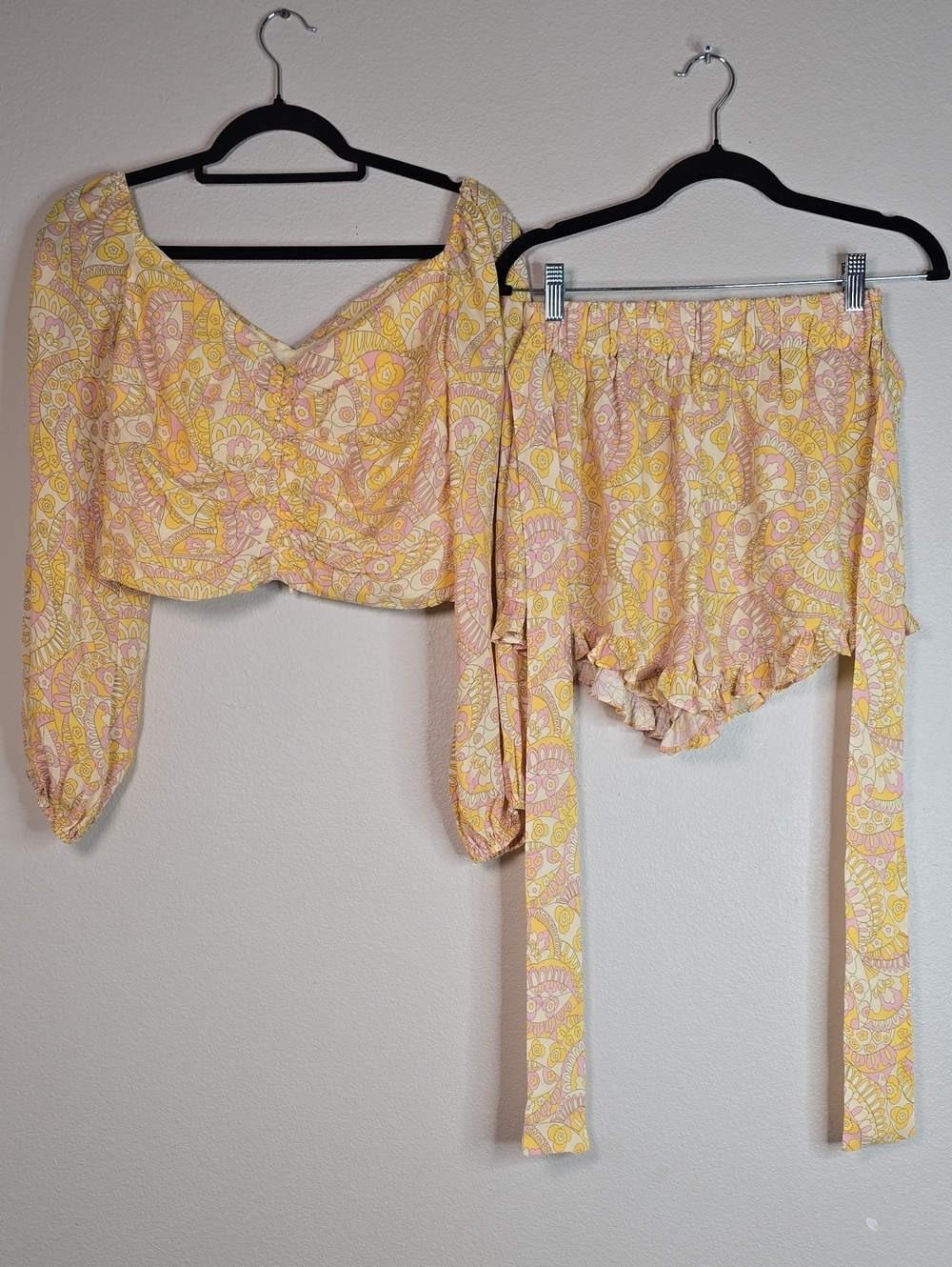 Paloma Blue Two-Piece Crop Top and Shorts  Set in Pastel Yellow Floral Top M B S